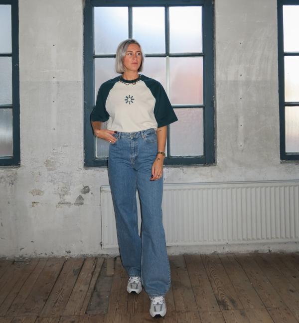 WBJuno_Sweat_Tee