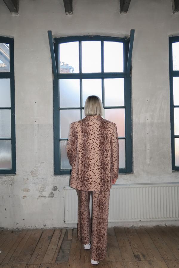 BODI_WOVEN_LEOPARD_BLAZER_2