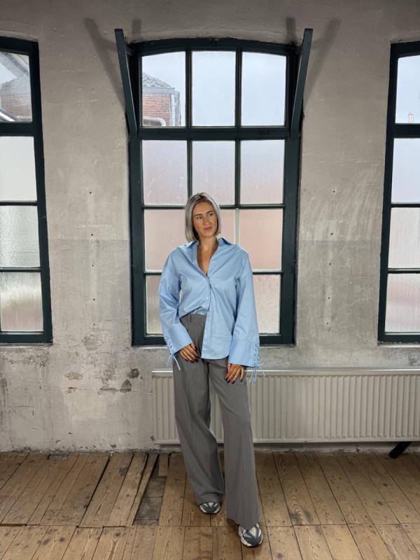 Relaxed_blouse_with_cuff_details__3