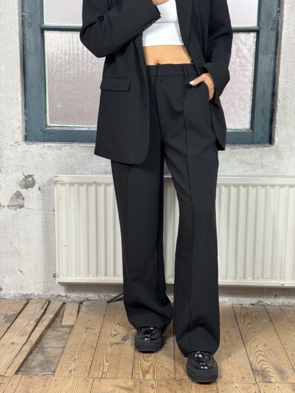 Rus_Uni_Pintuck_Straight_Pants_4