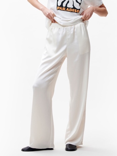 Pull_on_textured_trousers_1