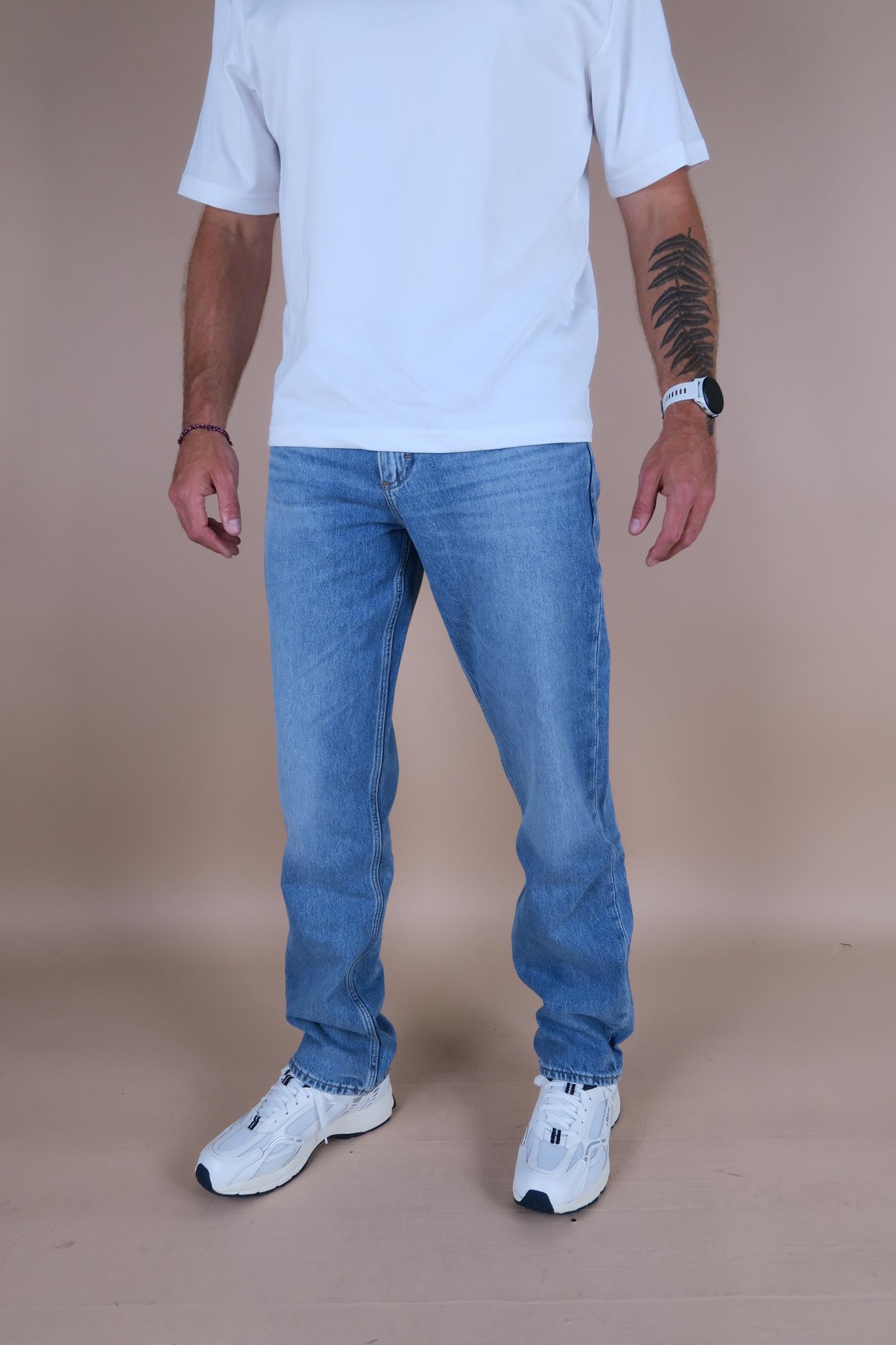 Haden_relaxed_straight_Reality_check_2