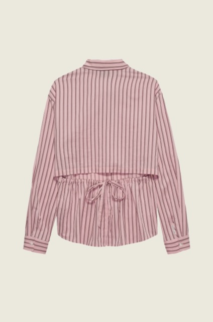 Blouse_with_open_back