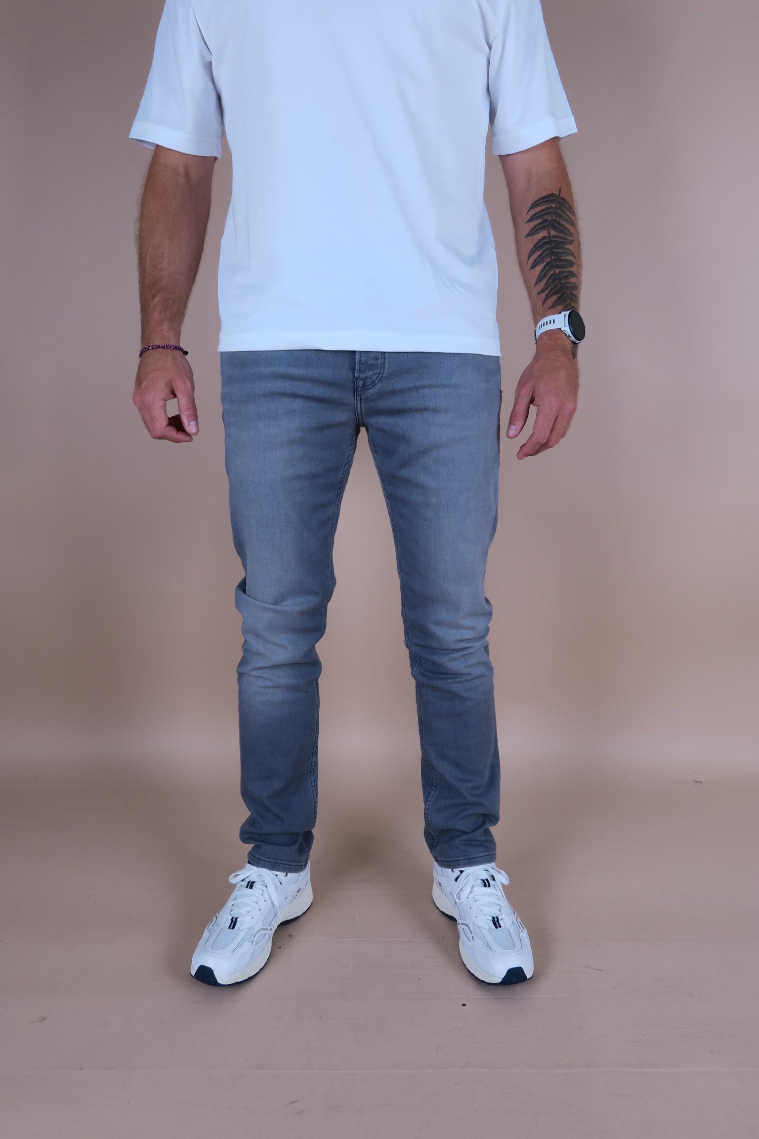 Marlon_5_Pocket_2