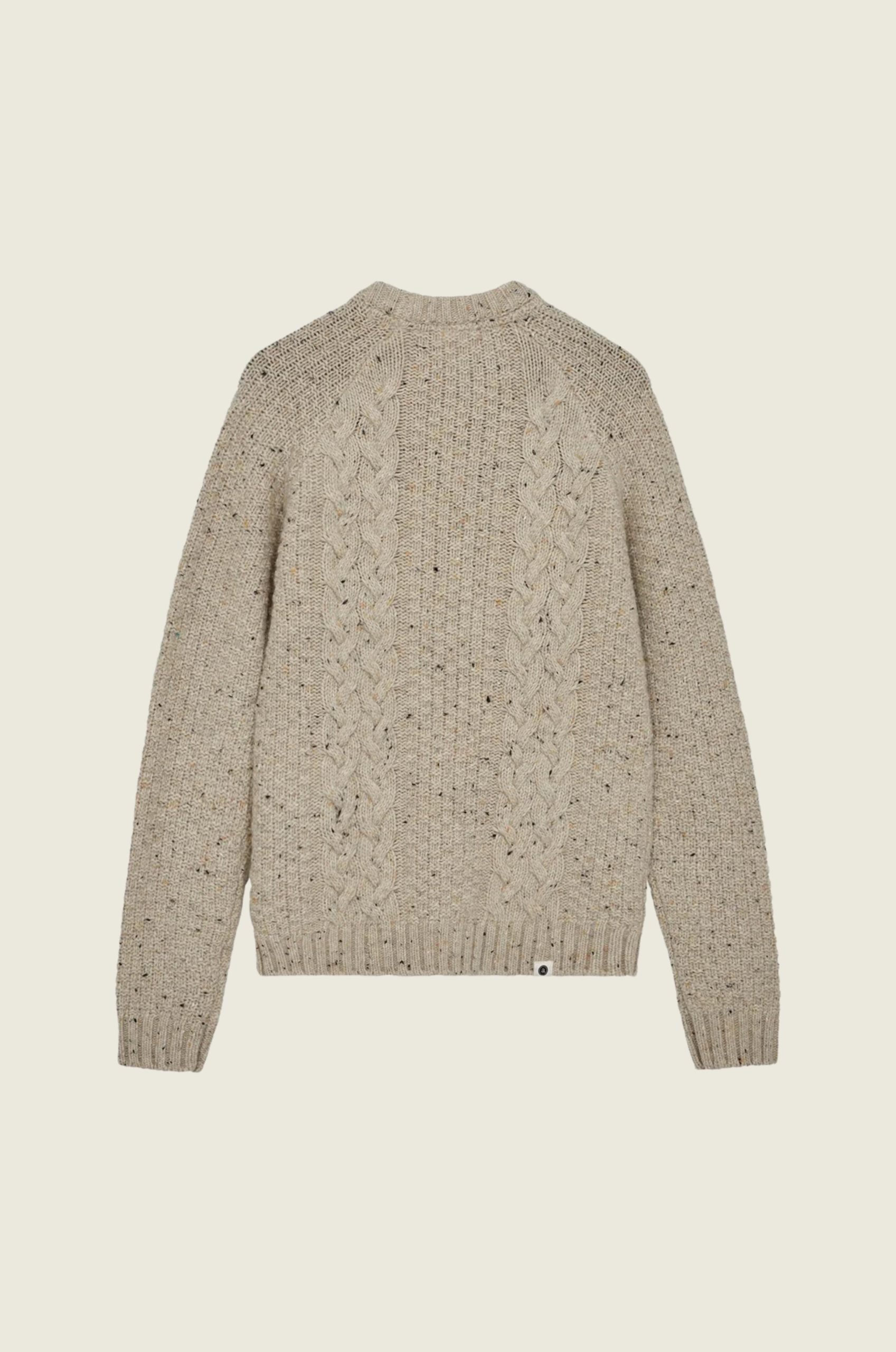 AKSUNE_CABLE_KNIT_1