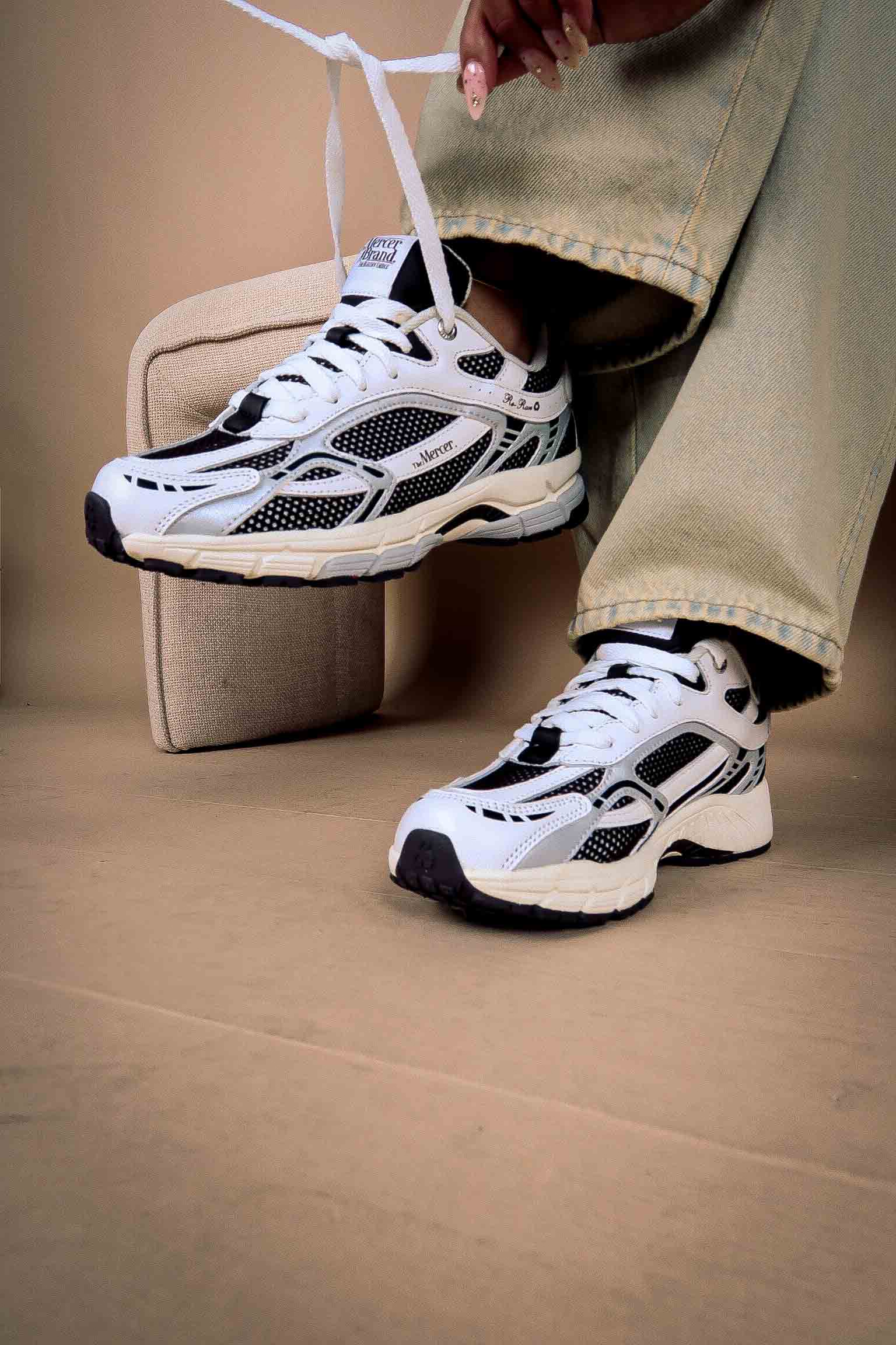 The_Re_run_White_Silver__5
