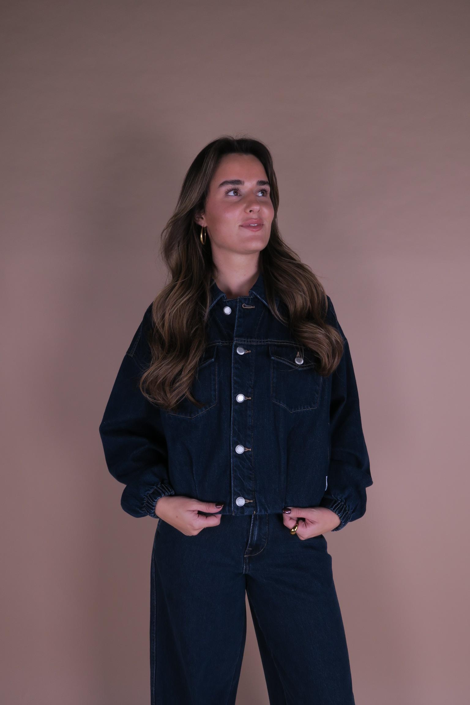Tuck_in_denim_jacket_3