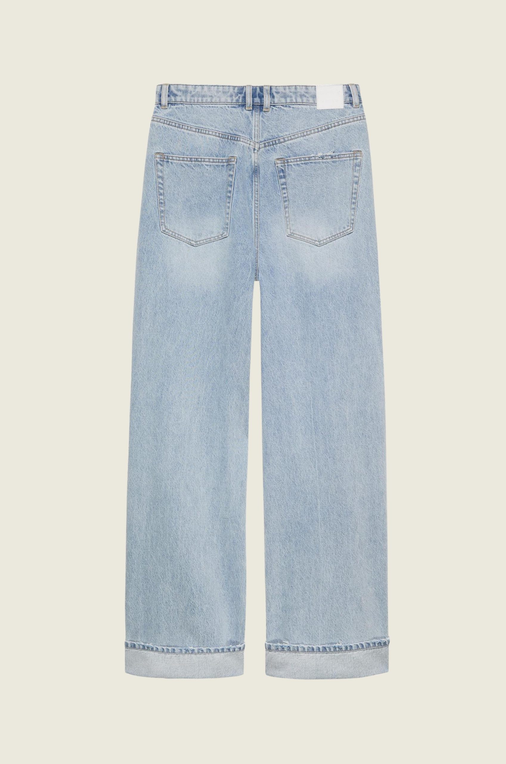 Super_loose_fit_jeans_damaged_1