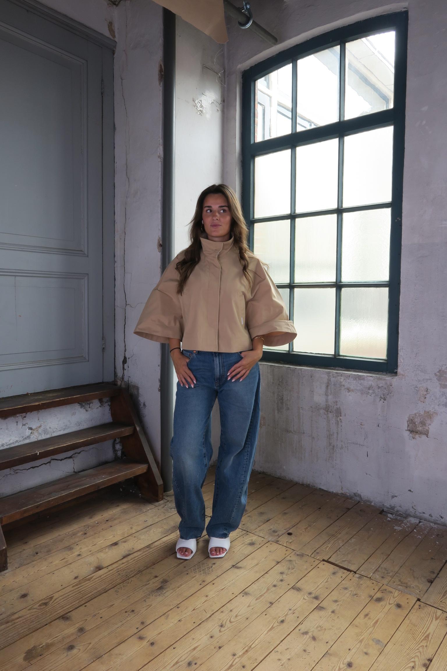 Funnel_neck_cape_jacket_1