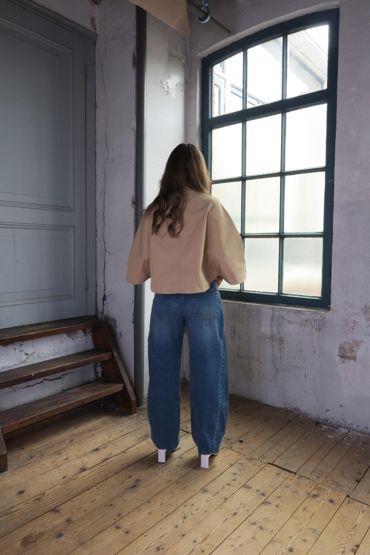 Funnel_neck_cape_jacket_4