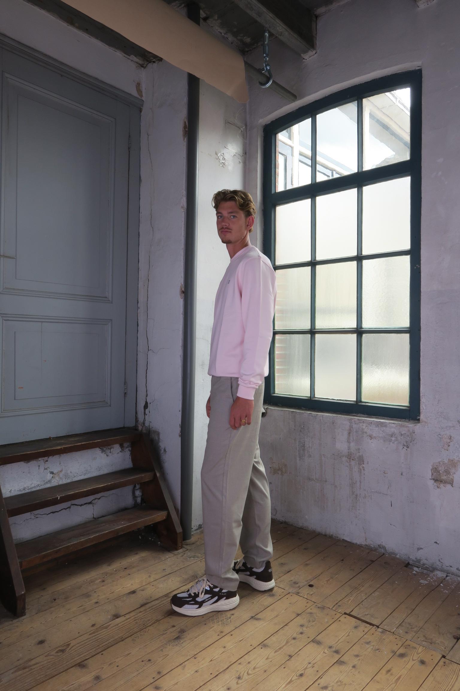 Core_Seasonal_Sweatshirt_18