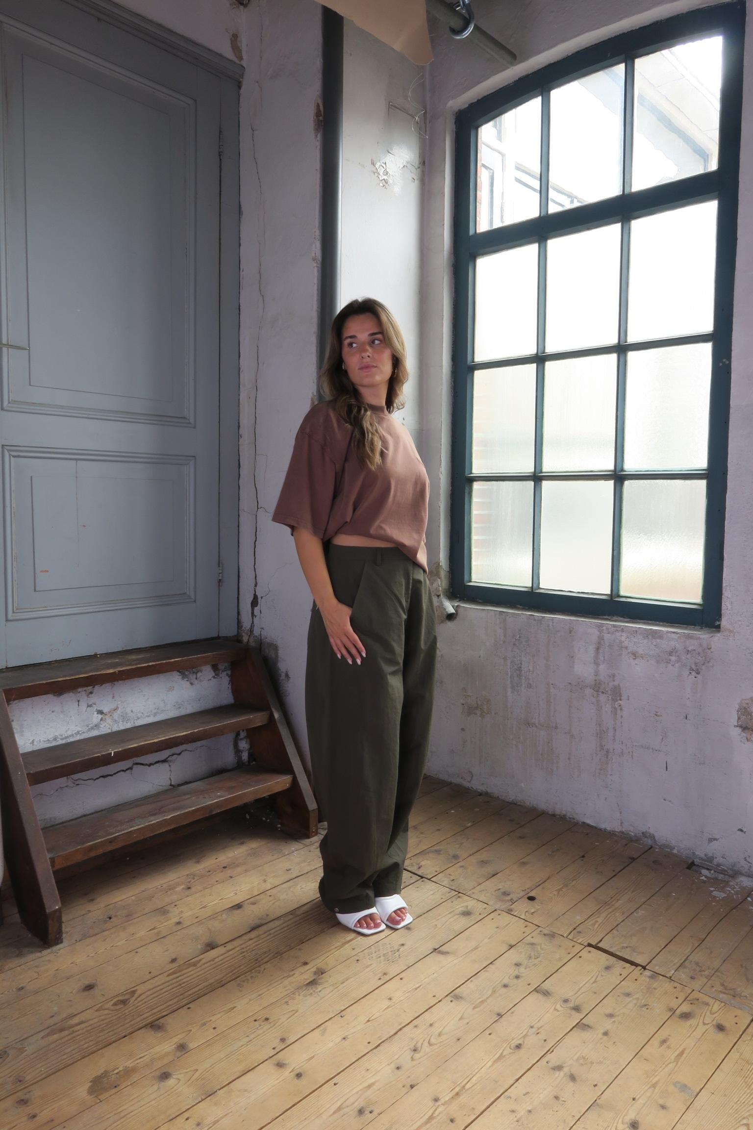 Barrel_shaped_trousers_4