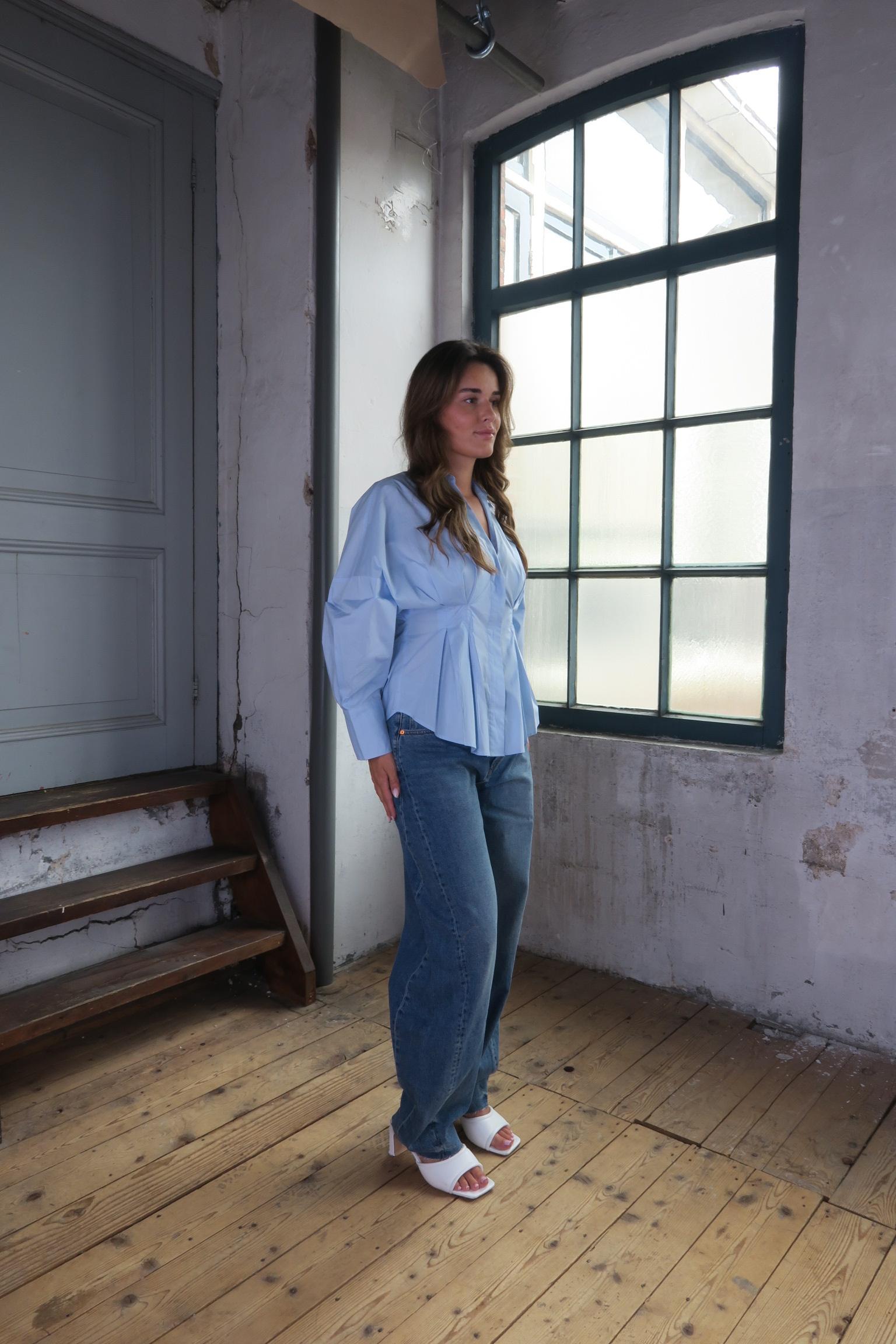 Blouse_with_waist_pleats_3