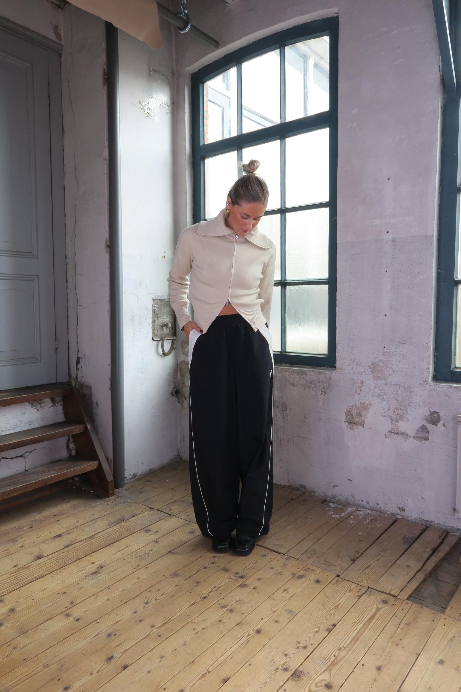 WBLily_Full_Zip_Cardigan_4