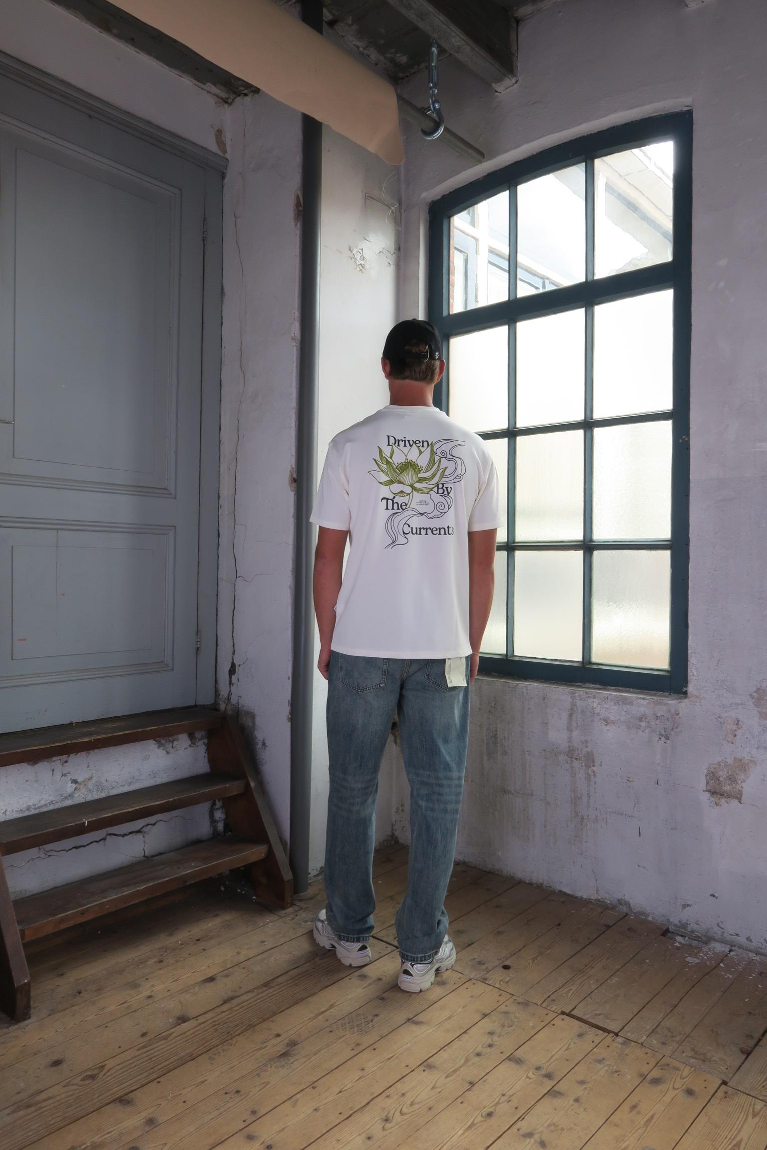 ANCHORED_ARTWORK_T_SHIRT_5