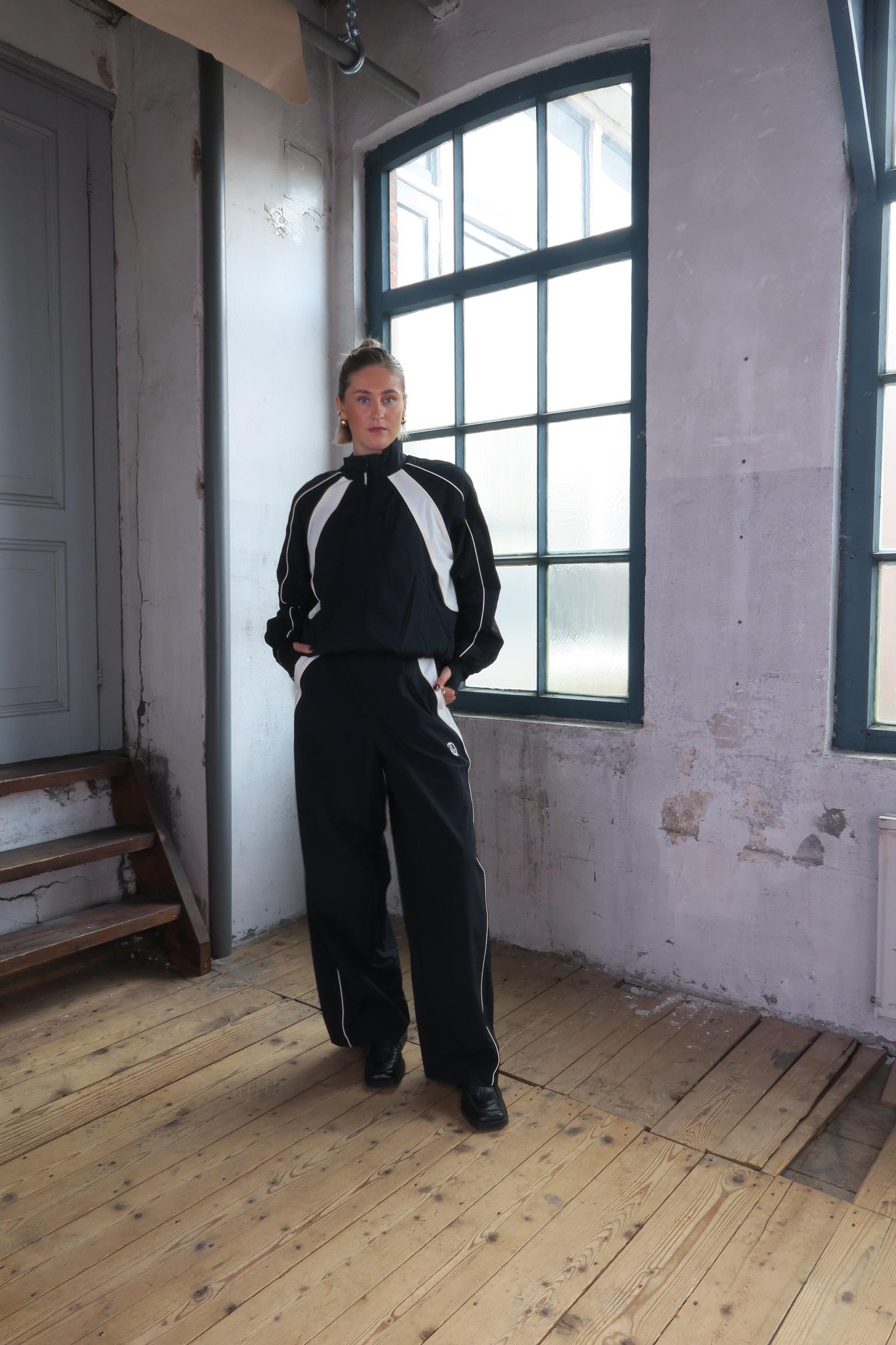 WBPoke_Sport_Pants_2