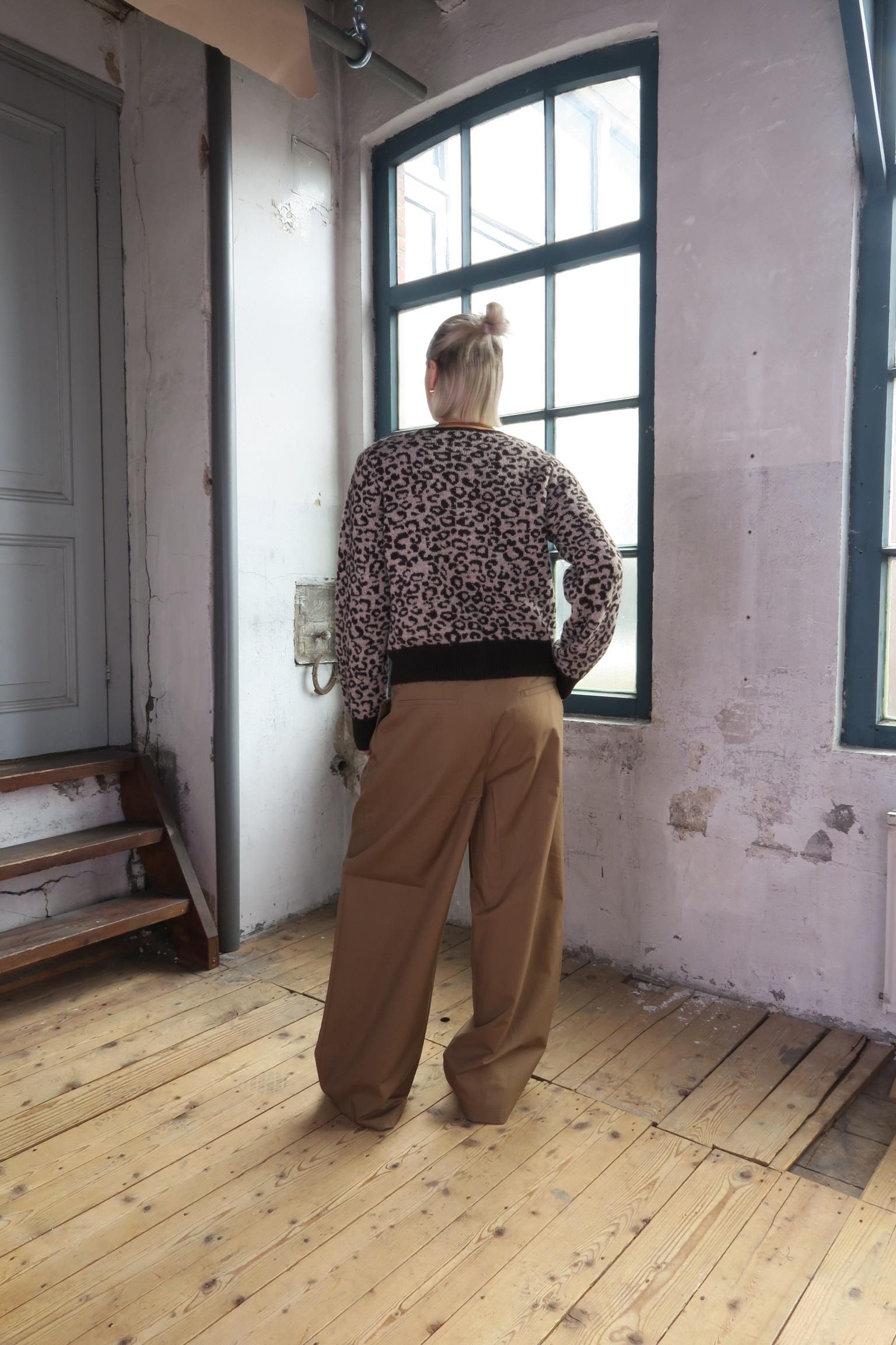 WBFen_Leo_Cardigan_4