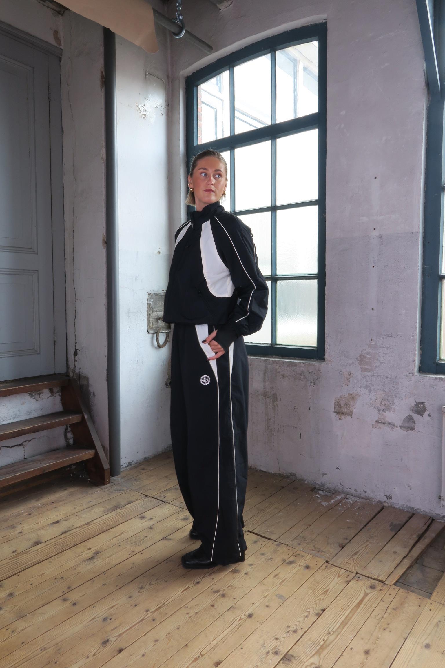 WBPoke_Sport_Pants_3