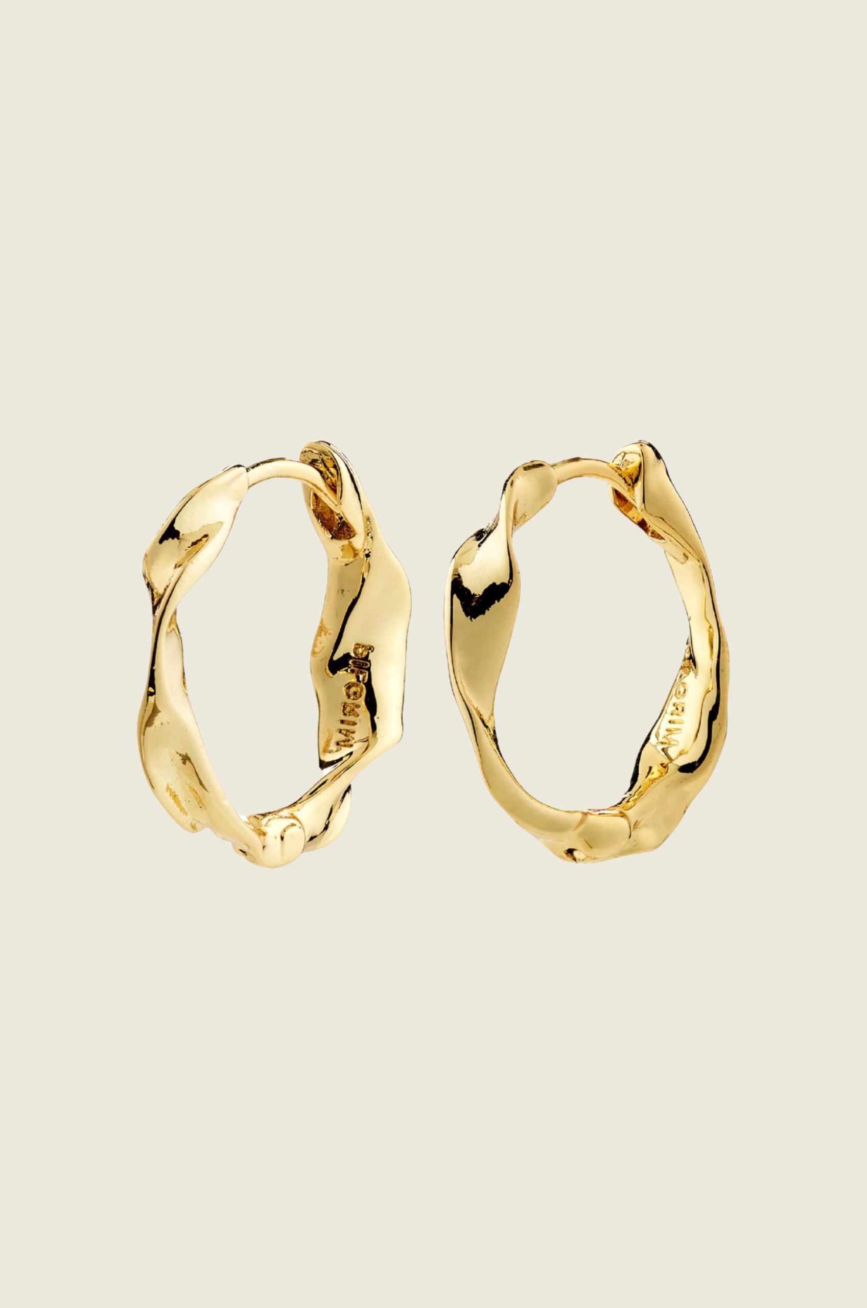 Here_hoop_earrings