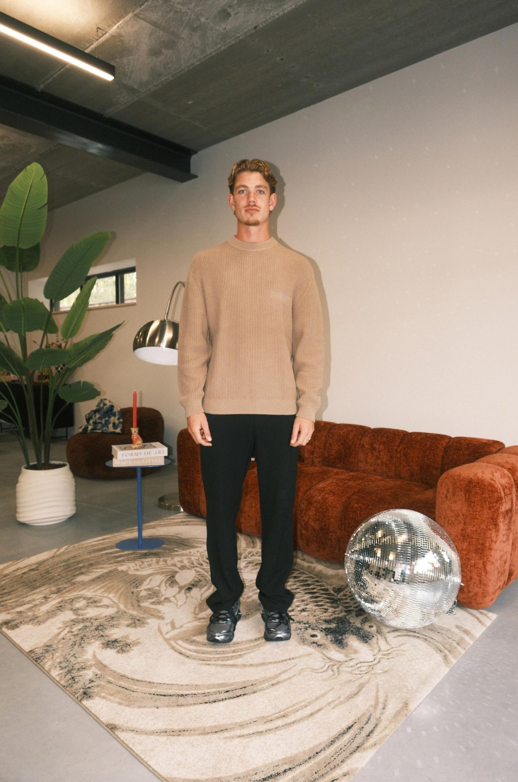 VARUNA_KNITTED_CREWNECK_2