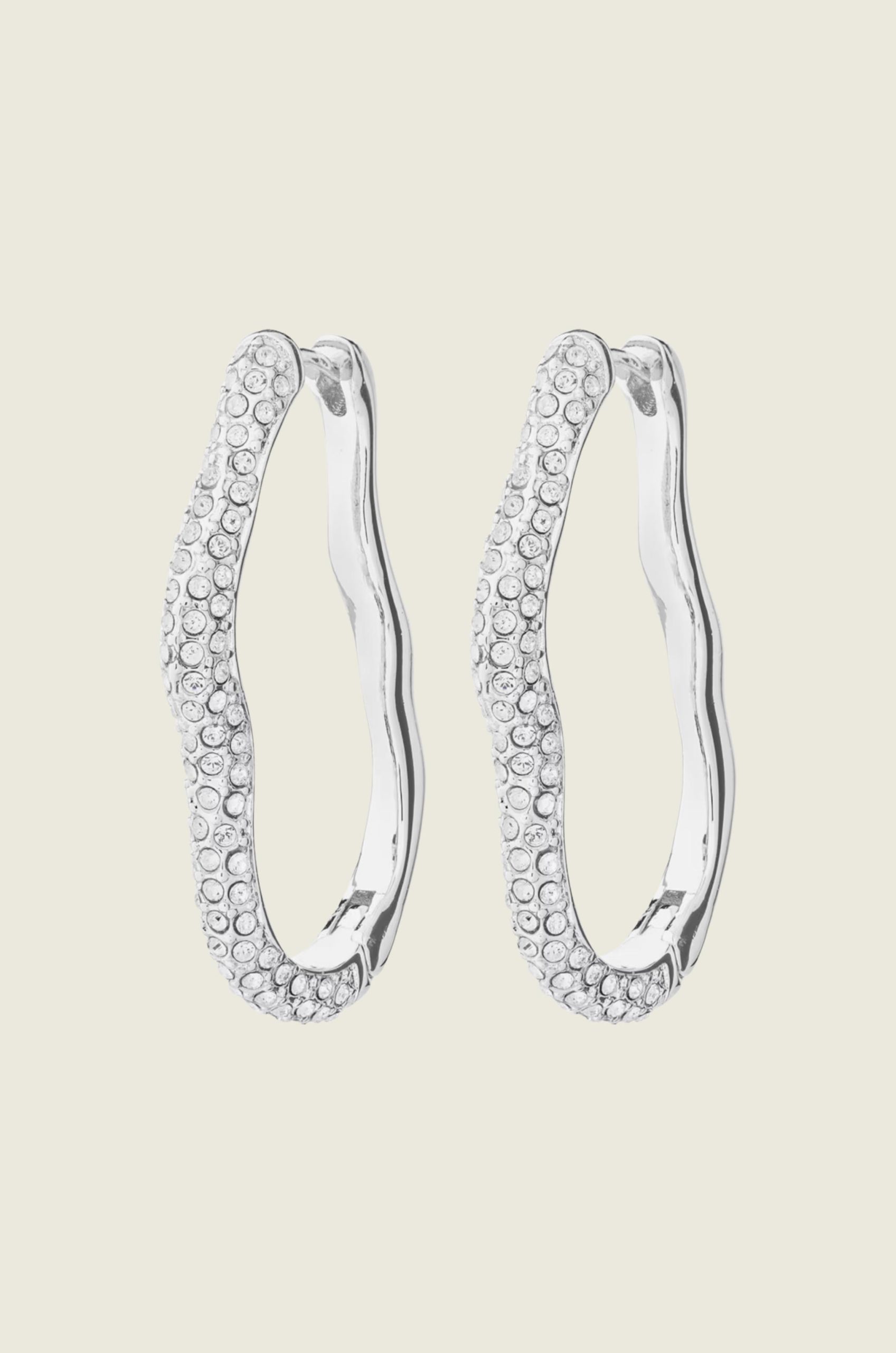 AVOLA_hoop_earrings_silver___pleated